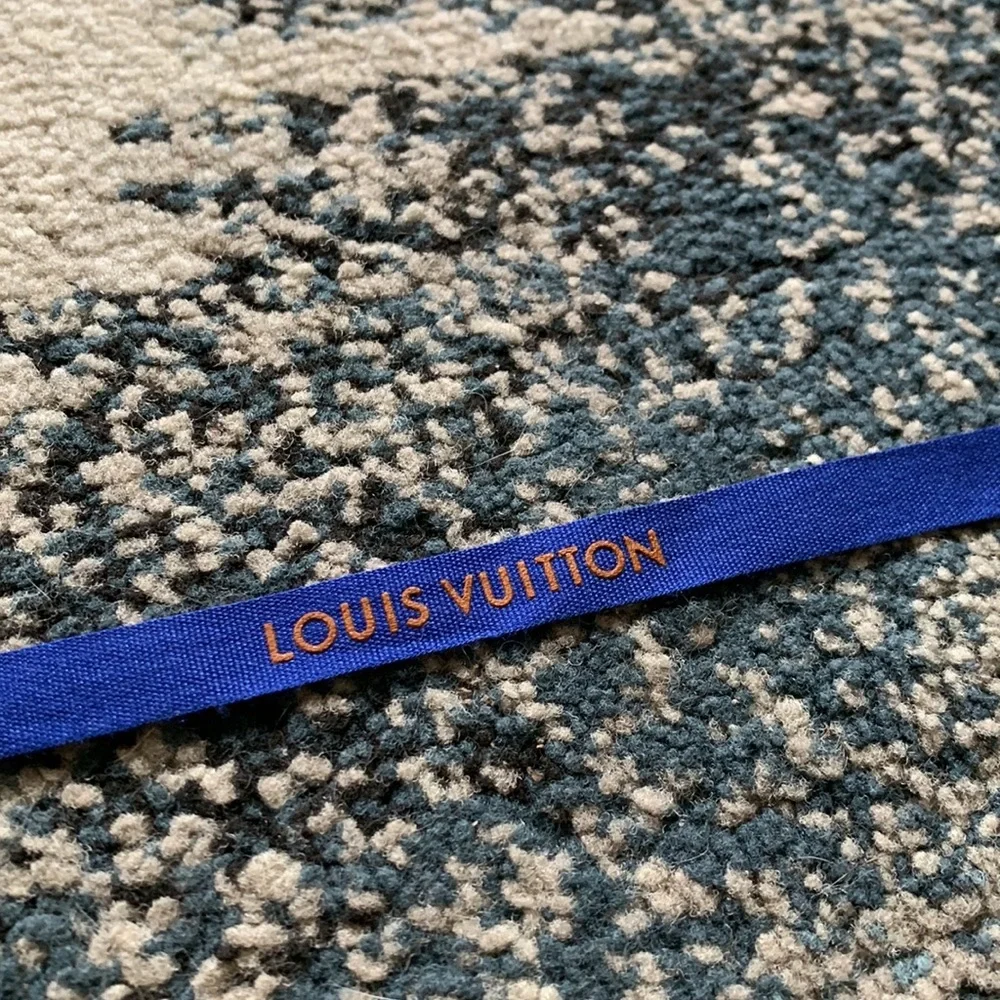 Louis Vuitton Ribbon - Picture 3 of 4